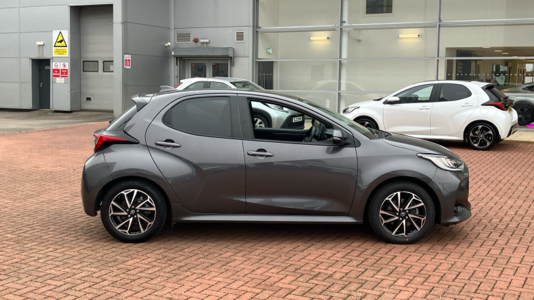 Toyota Yaris 1.5 Hybrid Design 5dr CVT Hybrid Hatchback